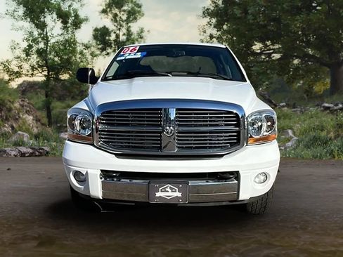 Used 2006 Dodge Ram 2500 Truck Laramie w/ Trailer Tow Group AWD/4WD image 2