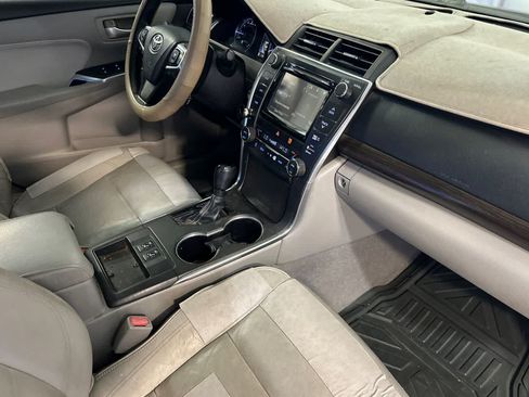 Used 2015 Toyota Camry XLE w/ Advanced Technology Package FWD image 17
