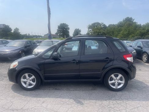 Used 2009 Suzuki SX4 AWD Hatchback image 3