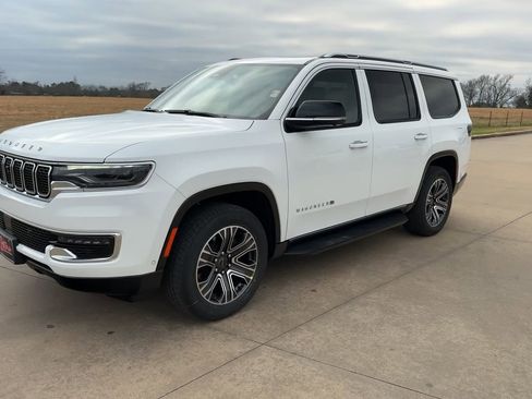 New 2025 Jeep Wagoneer 4WD w/ Convenience Group I image 5