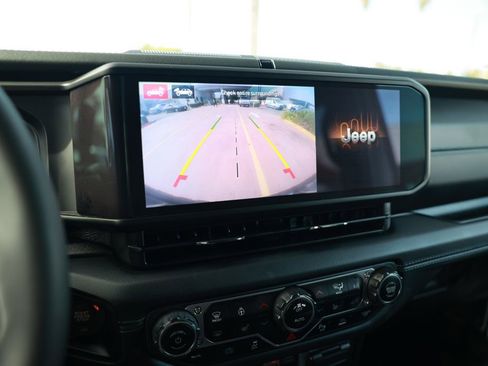 Used 2024 Jeep Wrangler High Altitude image 25