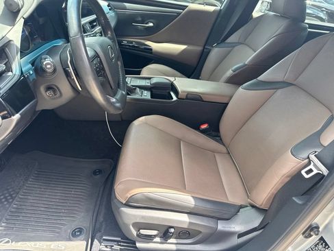 Used 2022 Lexus ES 300h w/ Premium Package FWD image 25