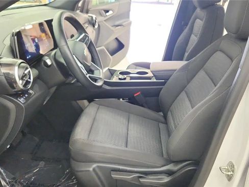 Used 2026 Chevrolet Equinox LT FWD image 23