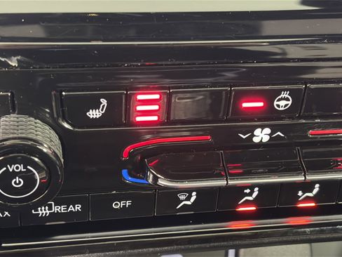 Used 2025 Jeep Grand Cherokee L Altitude image 25