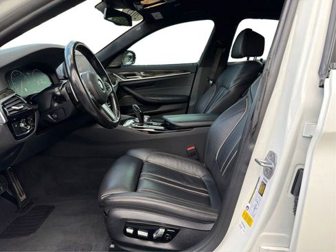 Used 2019 BMW 540i w/ M Sport Package image 9