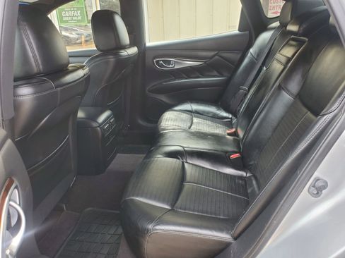 Used 2017 INFINITI Q70 3.7 w/ Sport Package RWD image 24