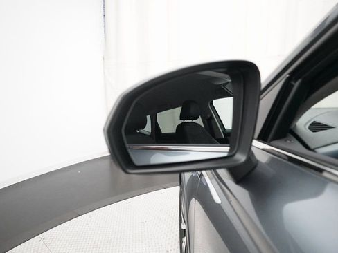 Used 2022 Volkswagen Taos SE image 24