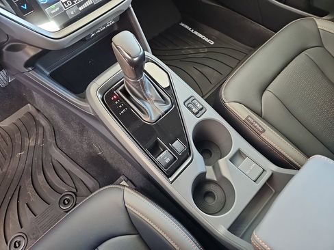 Used 2025 Subaru Crosstrek 2.5i Limited w/ Crosstrek Mirror Package image 30