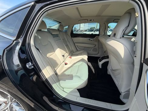 Used 2018 Volvo S90 T5 Momentum w/ Convenience Package FWD image 13
