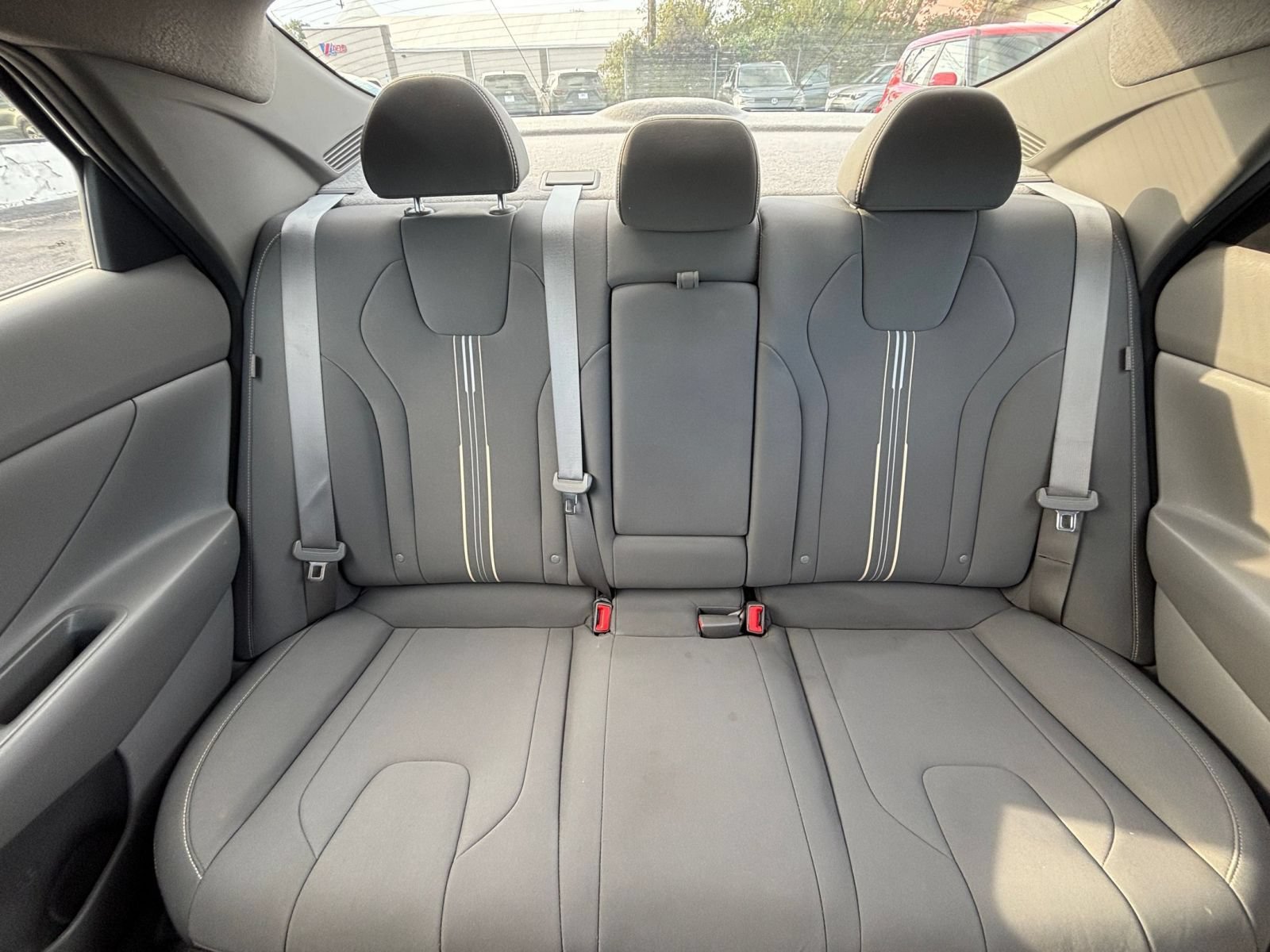 Used 2025 Hyundai Elantra SEL FWD image 39
