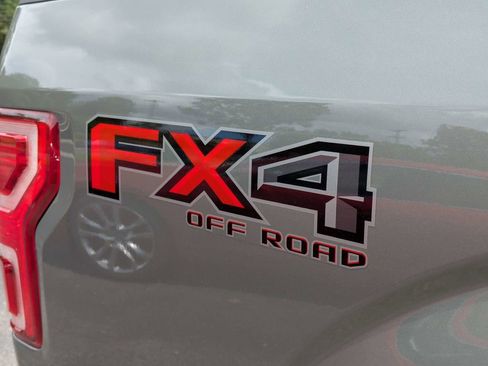 Used 2019 Ford F150 XLT w/ Equipment Group 302A Luxury AWD/4WD image 14