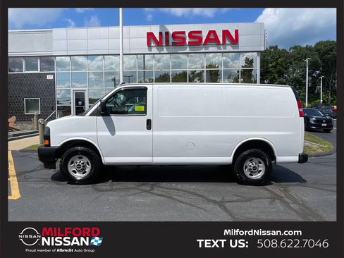 Used 2023 GMC Savana 2500 w/ Driver Convenience Package RWD image 2