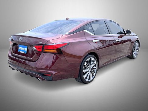 Used 2024 Nissan Altima 2.5 SL FWD image 5