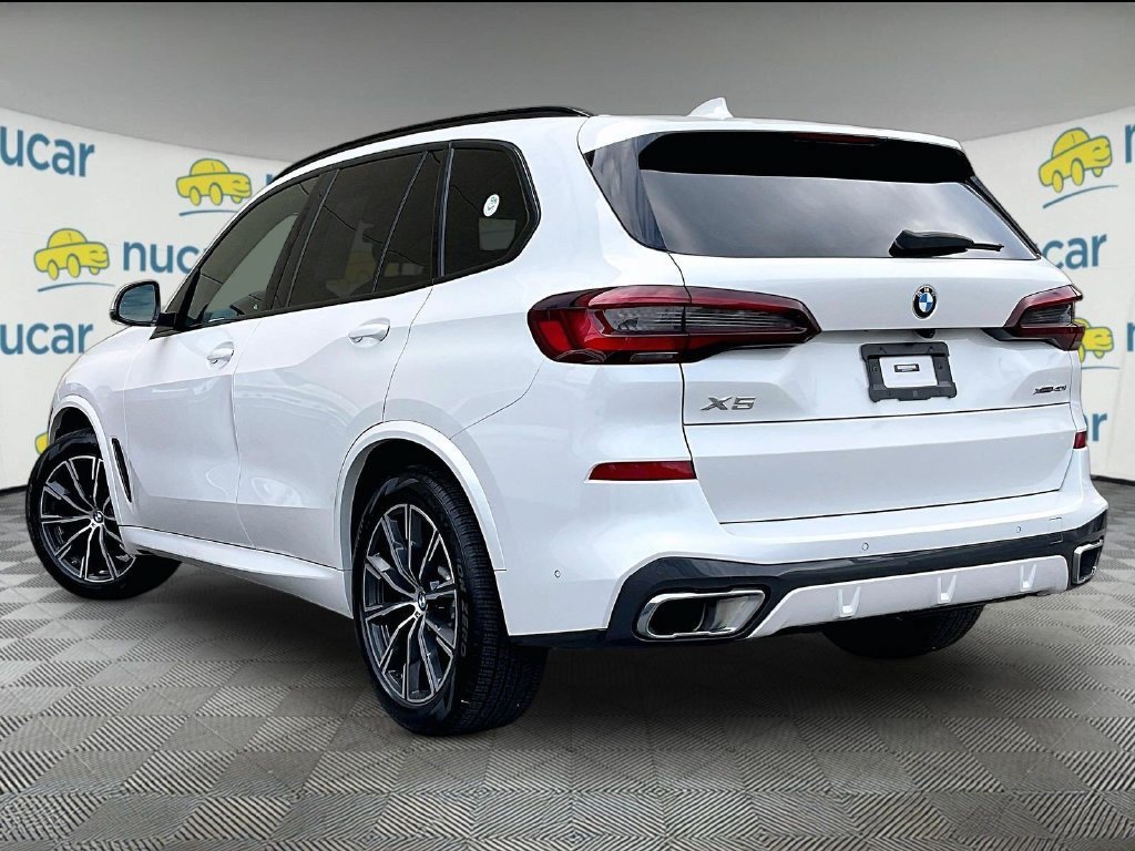Used 2022 BMW X5 xDrive40i w/ M Sport Package AWD/4WD image 4