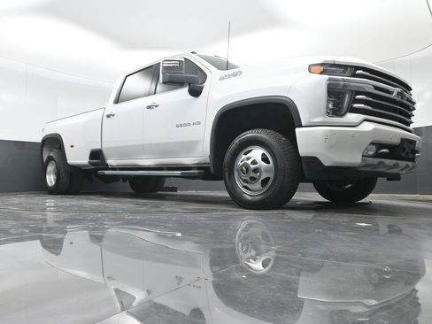 Used 2023 Chevrolet Silverado 3500 High Country image 39