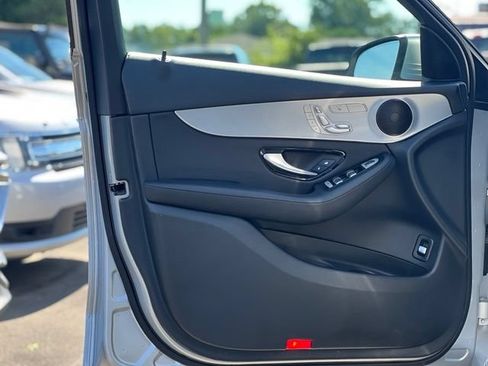 Used 2017 Mercedes-Benz GLC 300 4MATIC w/ Premium 1 Package image 9