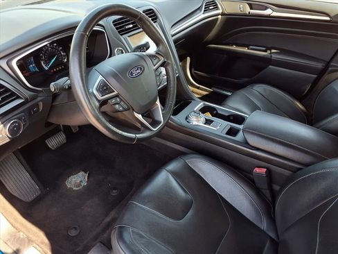 Used 2020 Ford Fusion Titanium image 12