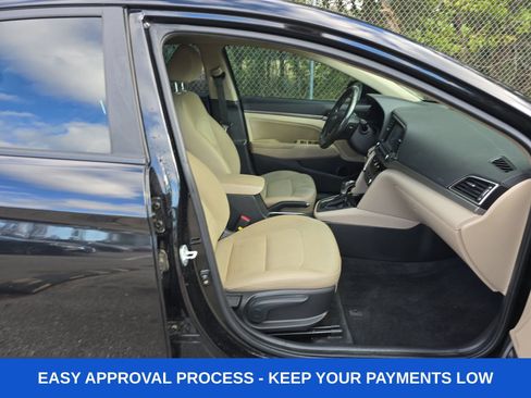 Used 2017 Hyundai Elantra Value Edition FWD image 11