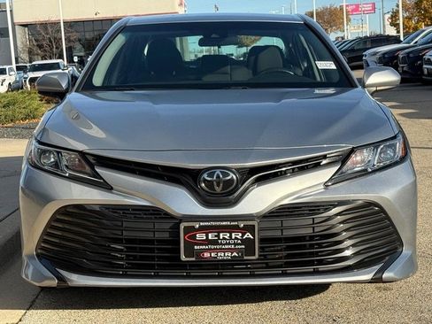 Used 2018 Toyota Camry LE image 10