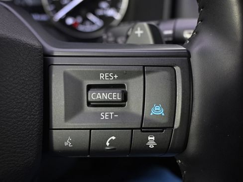 Used 2025 Nissan Rogue SV AWD/4WD image 35