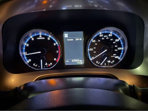 Used 2018 Toyota RAV4 Limited image 14