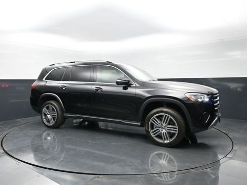 Used 2025 Mercedes-Benz GLS 450 4MATIC image 1