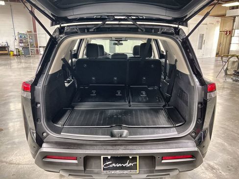 Used 2024 Nissan Pathfinder S w/ Cargo Package image 25