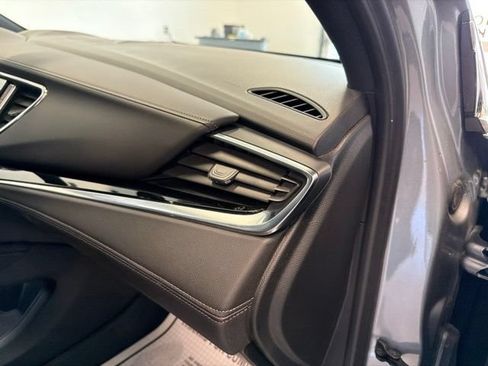 Used 2024 Buick Enclave Avenir w/ Avenir Technology Package AWD/4WD image 43
