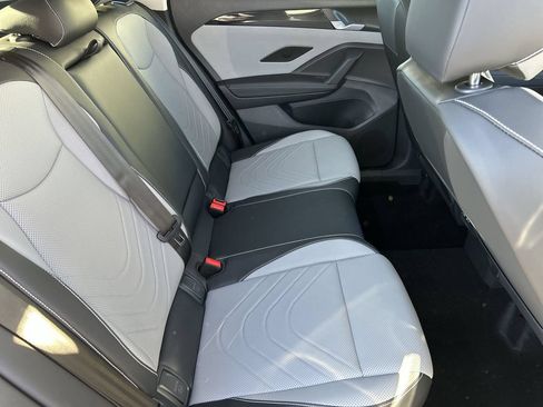 New 2026 Volkswagen Tiguan SE FWD image 9