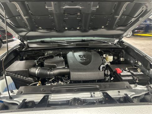 Used 2023 Toyota Tacoma SR AWD/4WD image 11