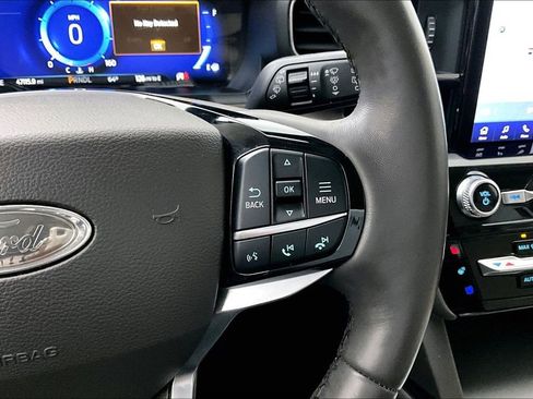 Used 2022 Ford Explorer Platinum w/ Equipment Group 601A image 27
