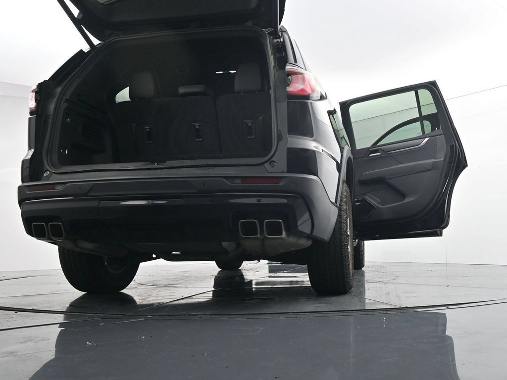 Used 2024 GMC Acadia AT4 w/ Luxury Package AWD/4WD image 40