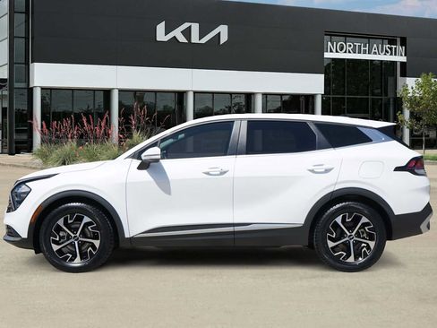 Certified 2023 Kia Sportage EX FWD image 3