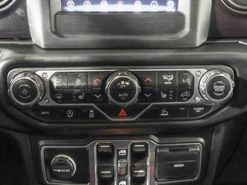 Used 2021 Jeep Wrangler Unlimited Sport image 33