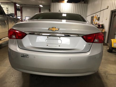 Used 2015 Chevrolet Impala LT w/ Convenience Package image 23