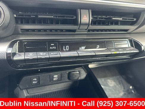 Used 2025 Toyota Prius LE FWD image 28