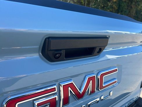 New 2026 GMC Canyon Denali image 7