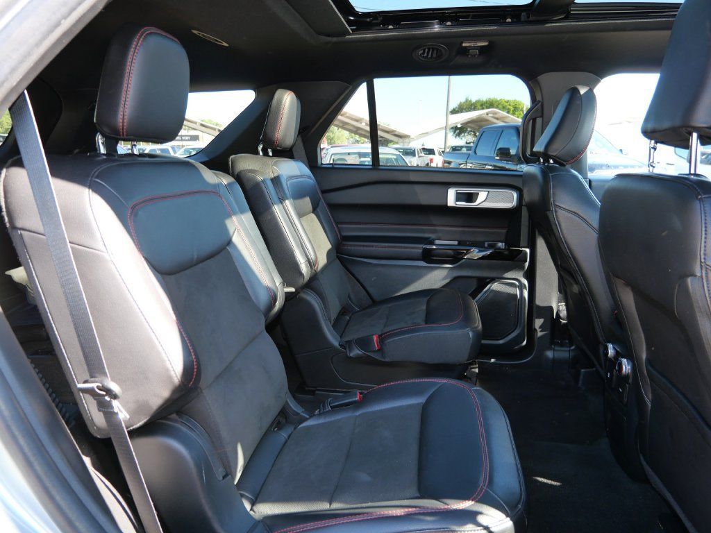Used 2023 Ford Explorer ST-Line w/ Class IV Trailer Tow Package AWD/4WD image 14