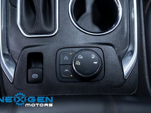 Used 2023 Chevrolet Traverse High Country image 16