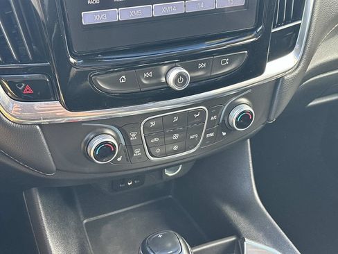 Used 2018 Chevrolet Traverse LT AWD/4WD image 29