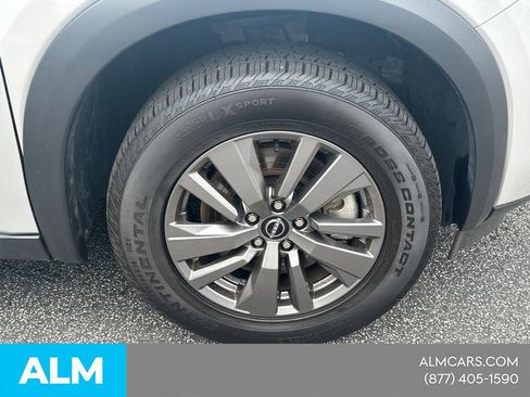 Used 2025 Nissan Pathfinder SV FWD image 15