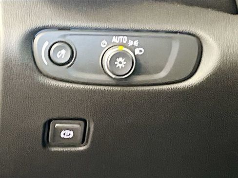 Used 2025 Chevrolet Blazer RS w/ Driver Confidence II Package image 10