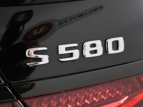 Used 2021 Mercedes-Benz S 580 4MATIC Sedan image 16