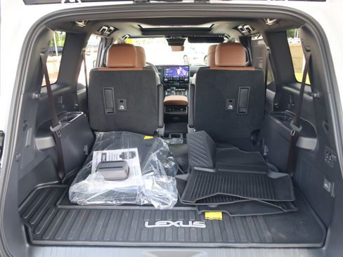 Used 2026 Lexus GX 550 w/ Accessory Package (2T) AWD/4WD image 40