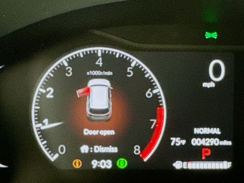 Used 2025 Honda Pilot TrailSport image 17