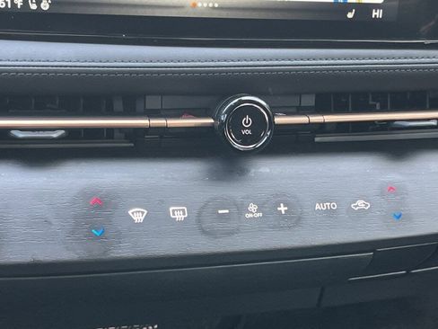 Certified 2023 Nissan Ariya FWD image 6