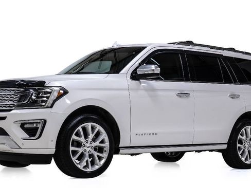 Used 2018 Ford Expedition Platinum RWD image 2