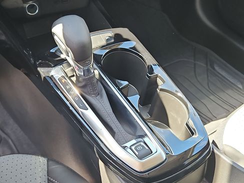 Certified 2025 Chevrolet Trax LT image 20