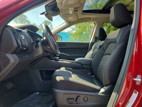 Used 2023 Nissan Pathfinder SV w/ SV Premium Package AWD/4WD image 8