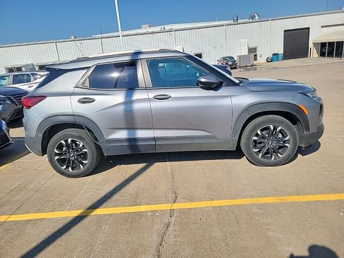 Used 2023 Chevrolet TrailBlazer LT w/ Convenience Package FWD image 2